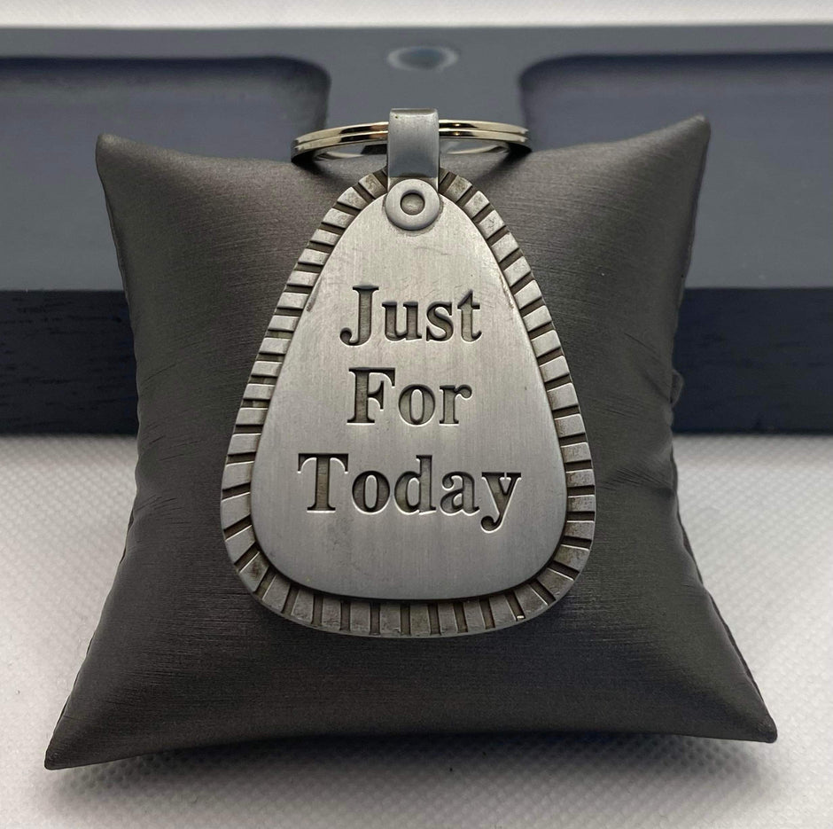 NA Large Medal Key Tag Welcome image 8