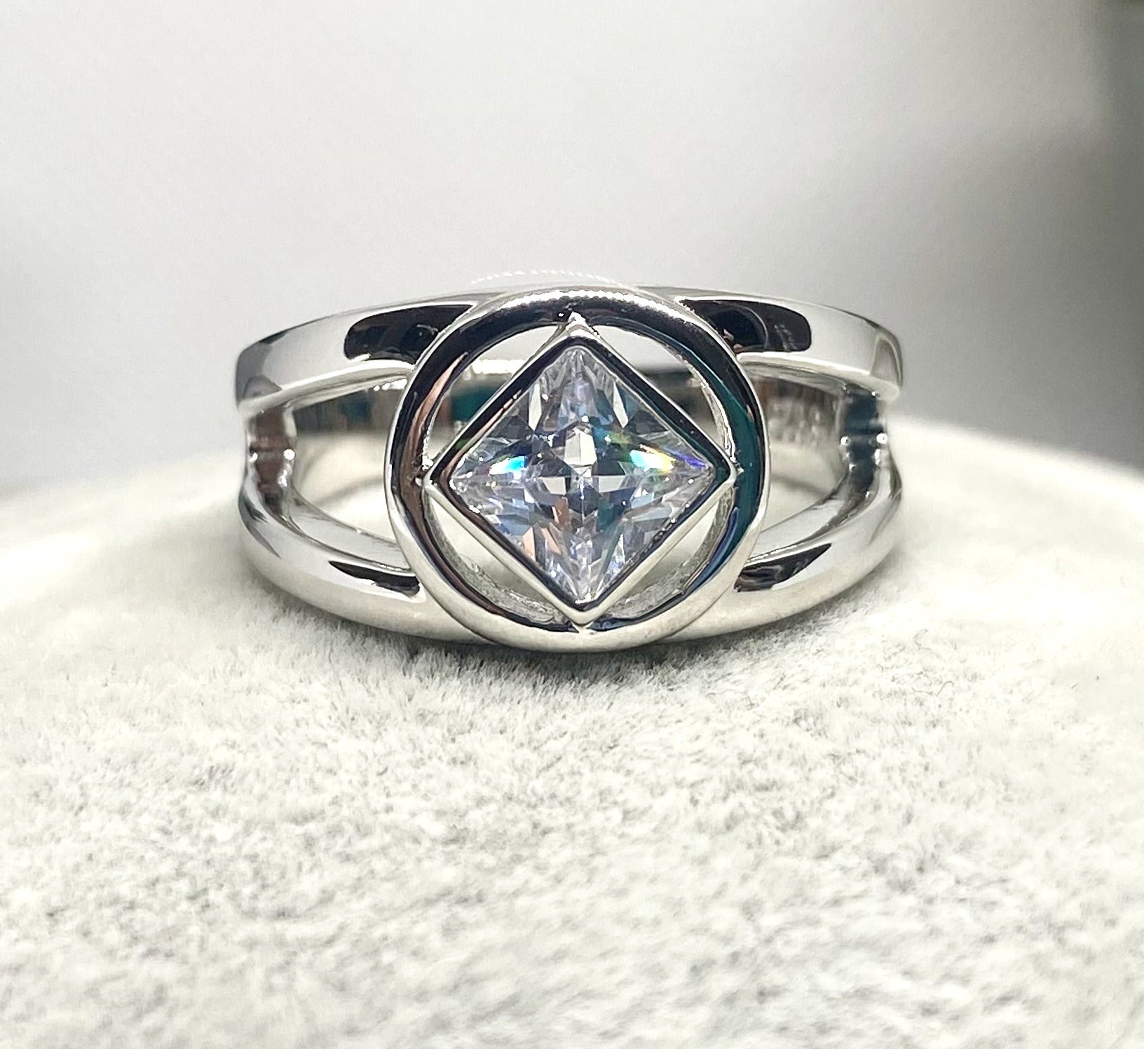 NA Service Symbol Ring with CZ (NAP-25) image 0